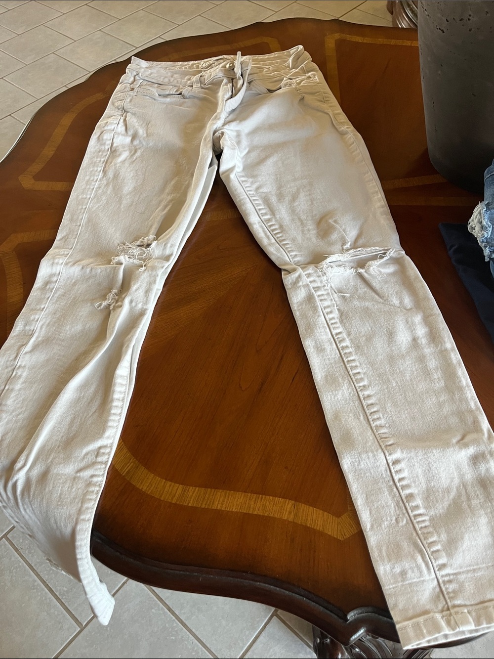 Boston Proper Women's Cropped Distressed Jeans in Off-White